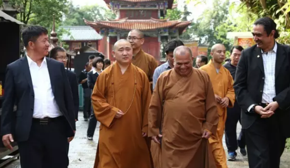 世界佛教徒聯(lián)誼會副會長、世佛聯(lián)駐聯(lián)合國教科文組織使團團長釋法寶大法師蒞臨恒益集團指導(dǎo)